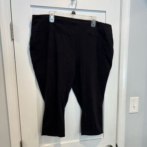 Tek Gear Women’s Black Capri Leggings